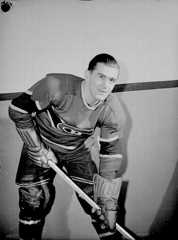 A Montreal Canadiens player in 1940s uniform